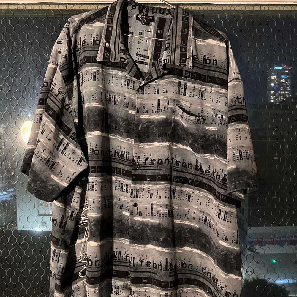 ViNTAGE BOFF TYPO BUTT0N uP